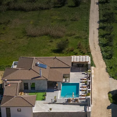 Llaha Gabrijela - Luxurious Private Escape With Pool In Nature - By Mana Gers *