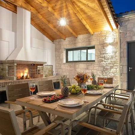 Villa Llaha Gabrijela - Luxurious Private Escape With Pool In Nature - By Mana Gers Gaitani