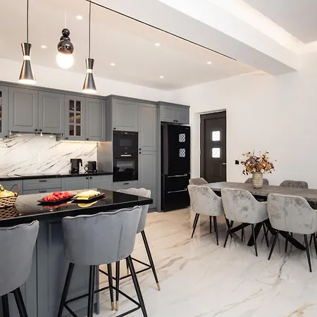 Villa Llaha Gabrijela - Luxurious Private Escape With Pool In Nature - By Mana Gers Gaitani