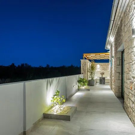 Villa Llaha Gabrijela - Luxurious Private Escape With Pool In Nature - By Mana Gers *