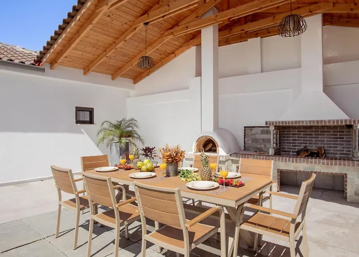 Llaha Gabrijela - Luxurious Private Escape With Pool In Nature - By Mana Gers * Gaitani