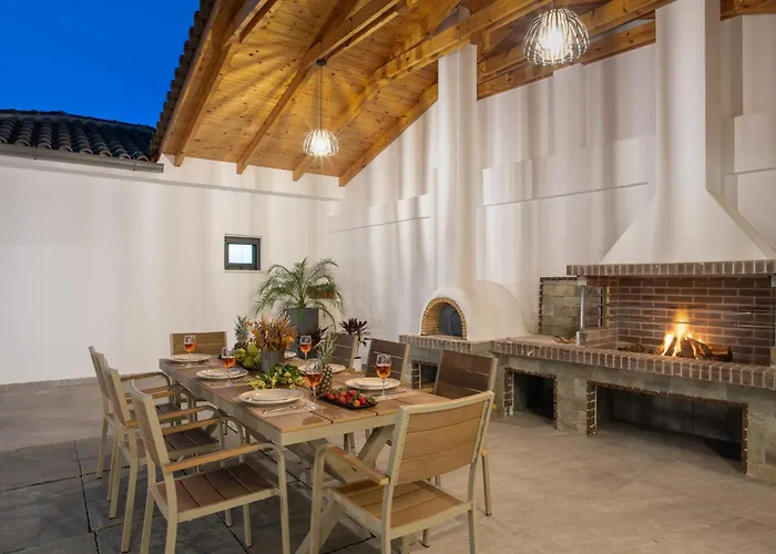 Llaha Gabrijela - Luxurious Private Escape With Pool In Nature - By Mana Gers Villa