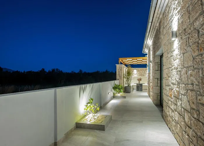 Villa Llaha Gabrijela - Luxurious Private Escape With Pool In Nature - By Mana Gers *