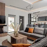 Villa Llaha Gabrijela - Luxurious Private Escape With Pool In Nature - By Mana Gers Gaitani