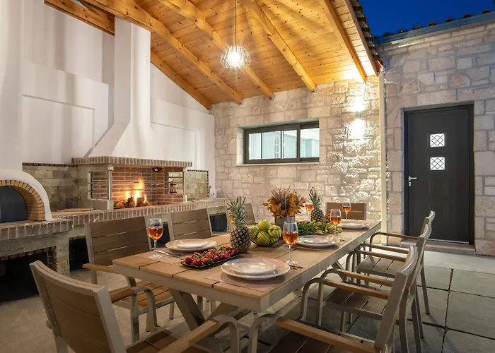 Villa Llaha Gabrijela - Luxurious Private Escape With Pool In Nature - By Mana Gers Gaitani