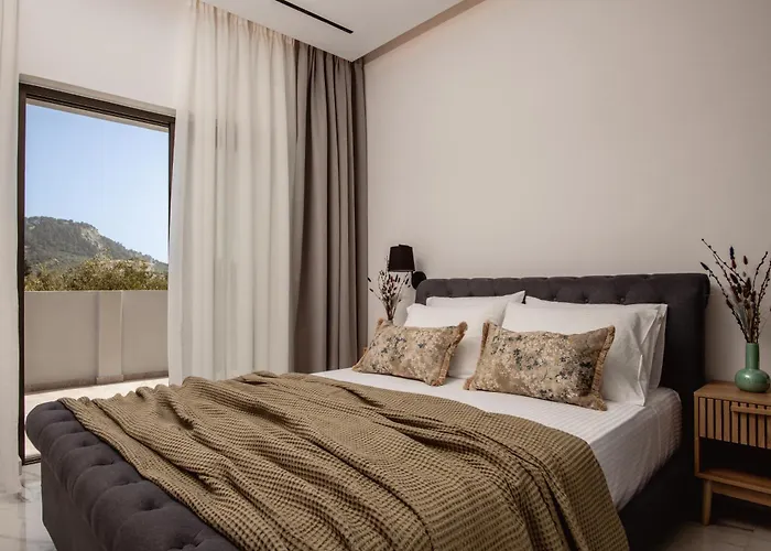 Llaha Gabrijela - Luxurious Private Escape With Pool In Nature - By Mana Gers Villa Gaitani
